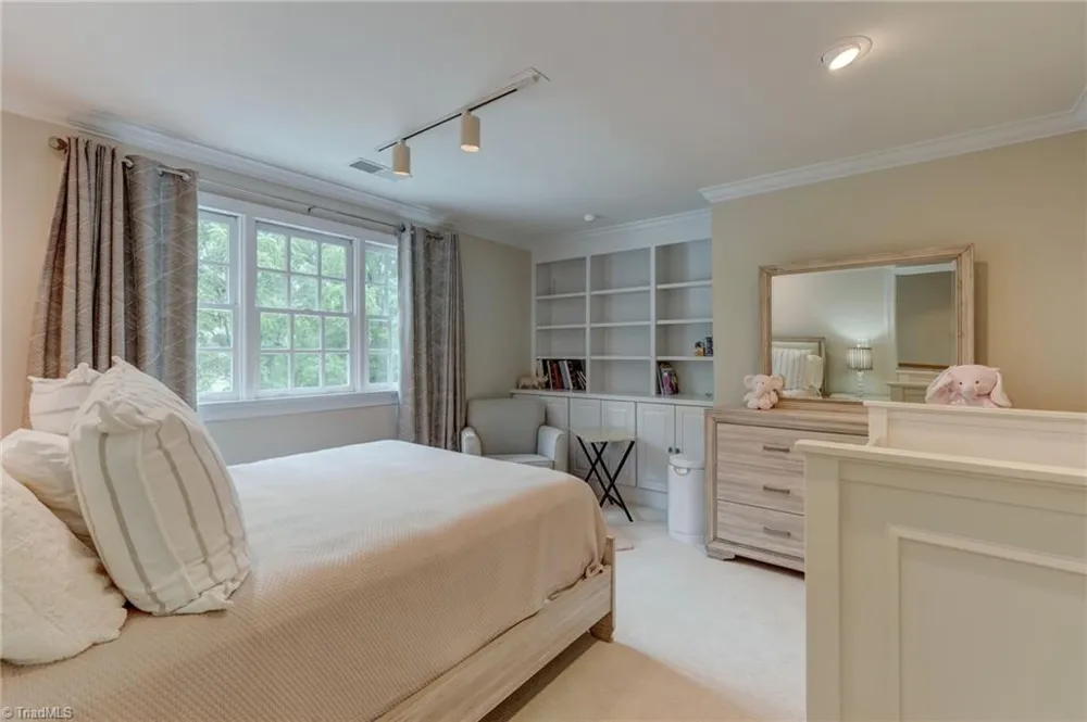 1912 Pembroke Road Greensboro, NC 27408