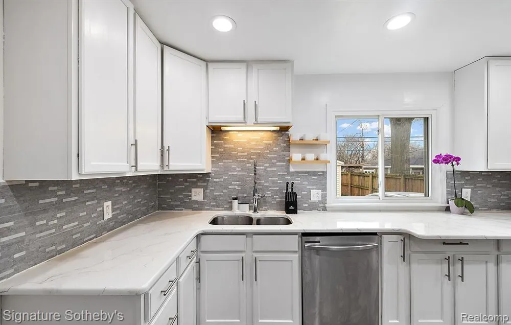 3128 Harvard Road Royal Oak City, MI 48073
