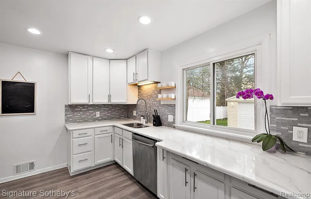 3128 Harvard Road Royal Oak City, MI 48073