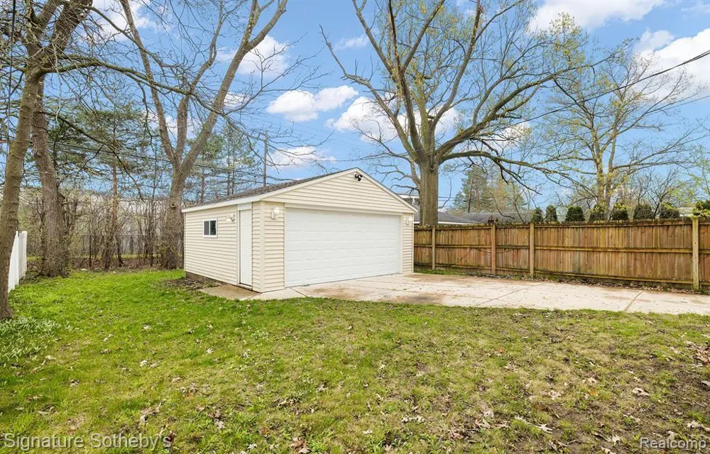 3128 Harvard Road Royal Oak City, MI 48073