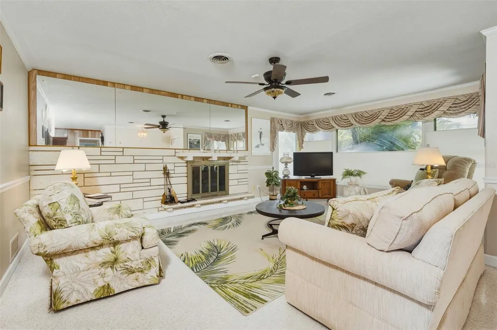 133 HOLLY AVENUE Sarasota, FL 34243