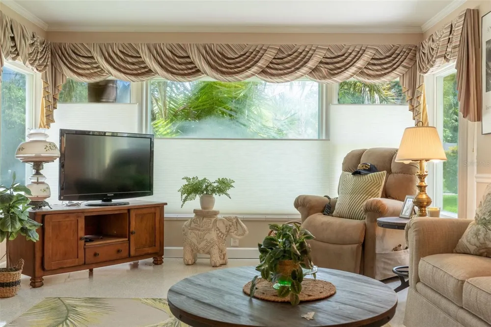 133 HOLLY AVENUE Sarasota, FL 34243