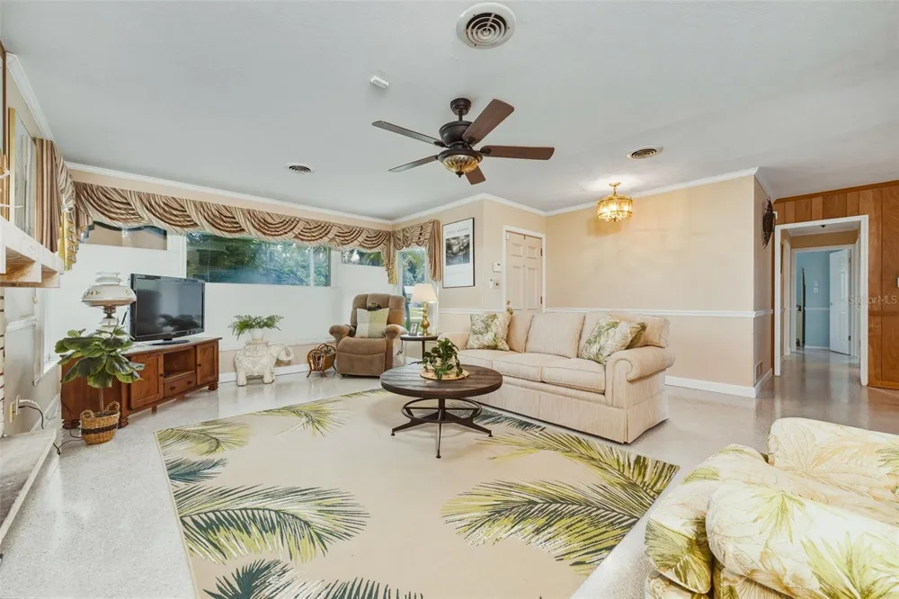 133 HOLLY AVENUE Sarasota, FL 34243