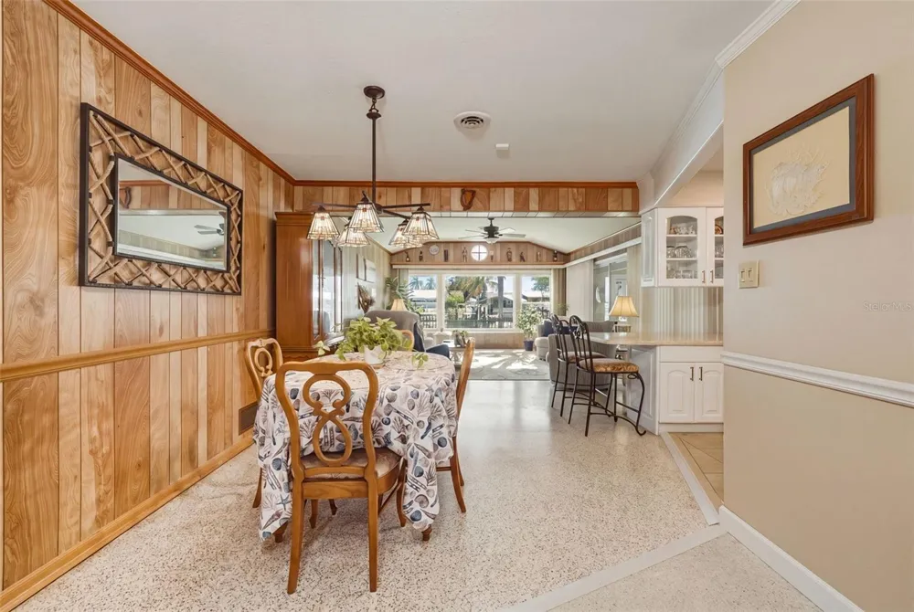133 HOLLY AVENUE Sarasota, FL 34243