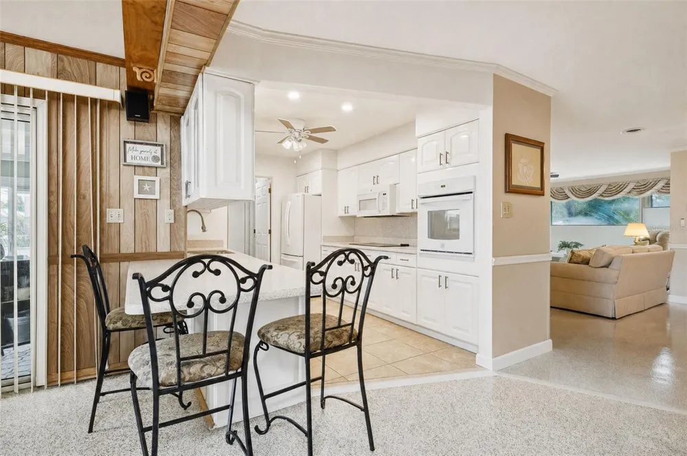 133 HOLLY AVENUE Sarasota, FL 34243