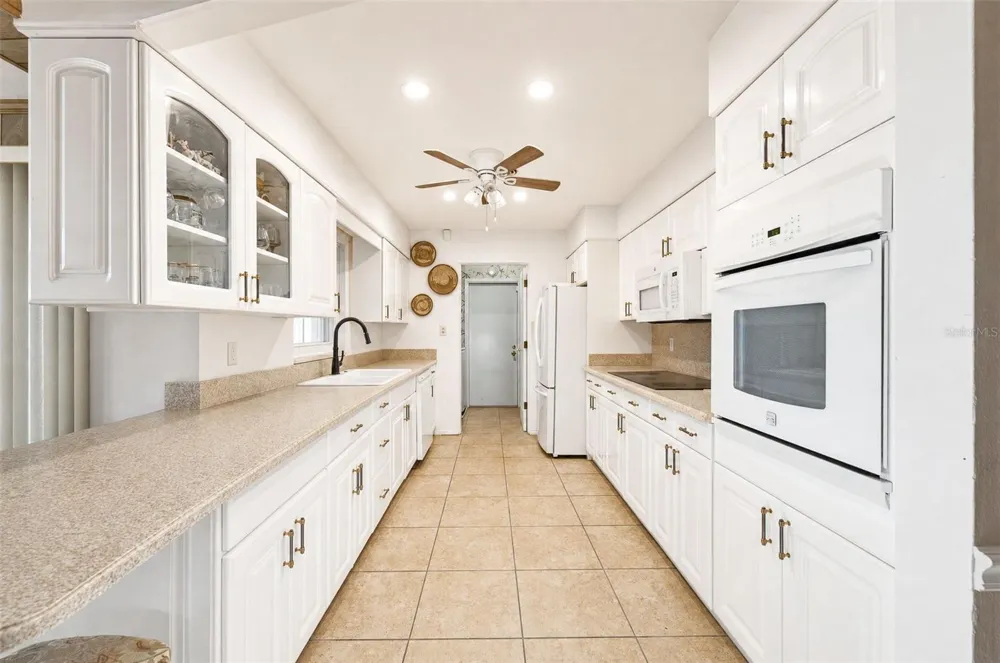 133 HOLLY AVENUE Sarasota, FL 34243