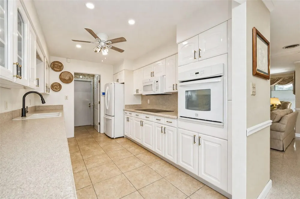 133 HOLLY AVENUE Sarasota, FL 34243