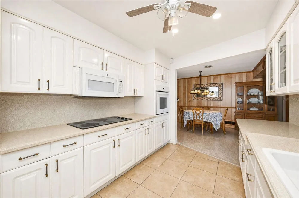 133 HOLLY AVENUE Sarasota, FL 34243