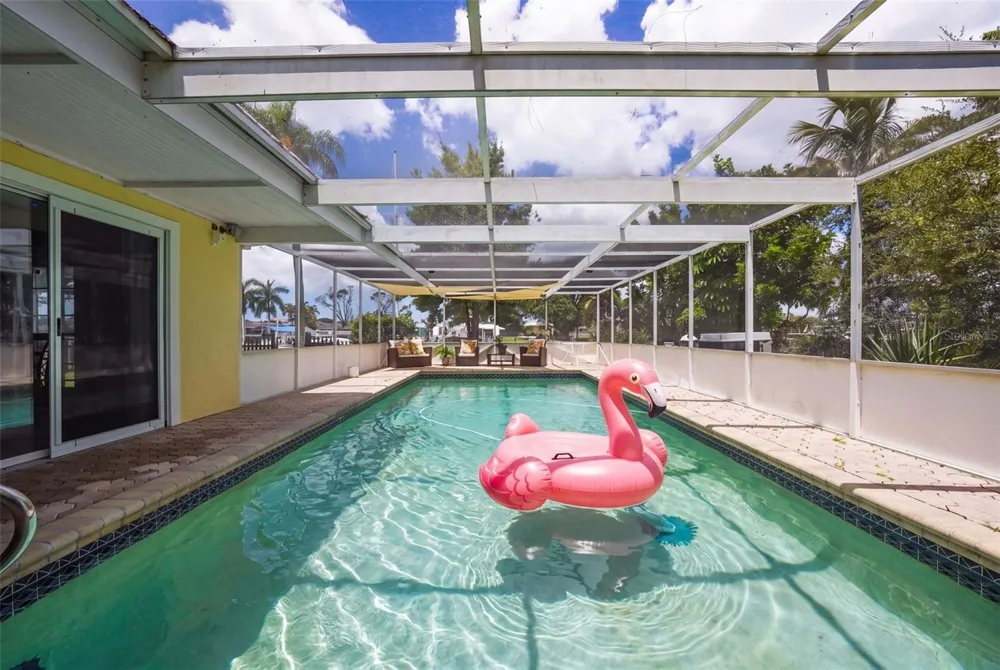 133 HOLLY AVENUE Sarasota, FL 34243