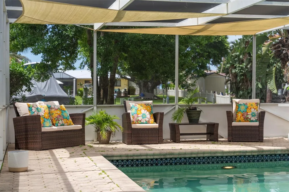 133 HOLLY AVENUE Sarasota, FL 34243