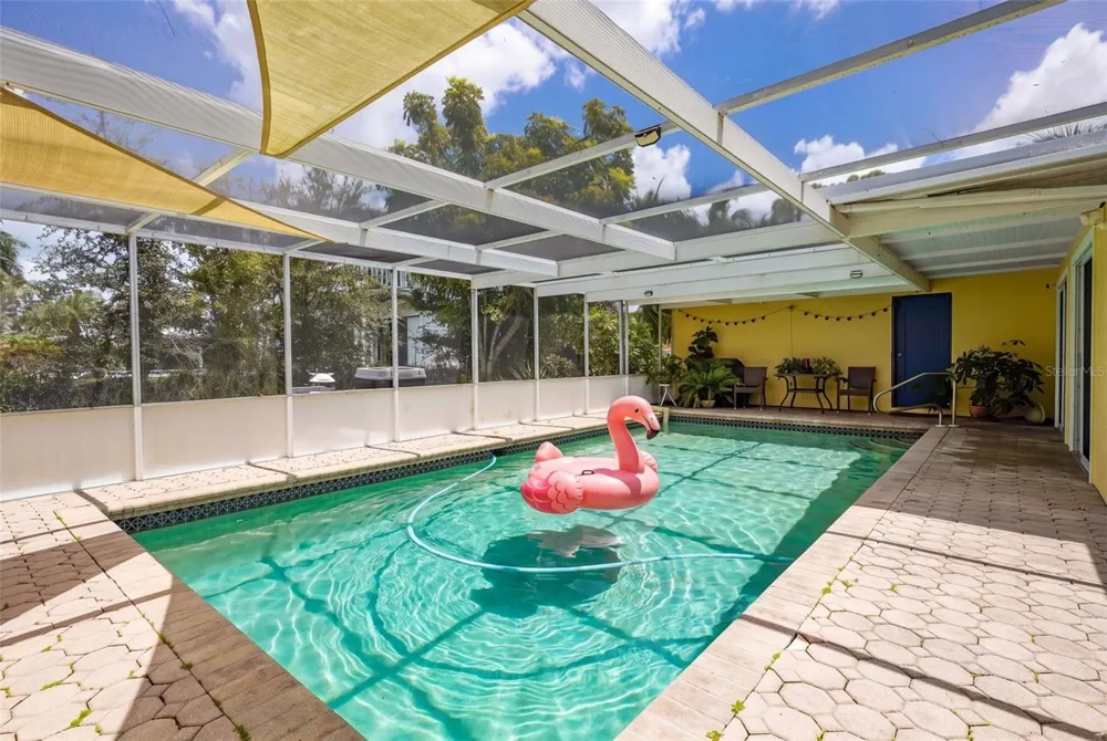 133 HOLLY AVENUE Sarasota, FL 34243