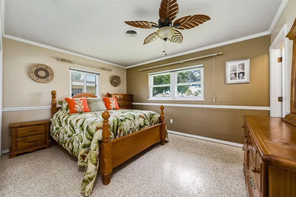 133 HOLLY AVENUE Sarasota, FL 34243