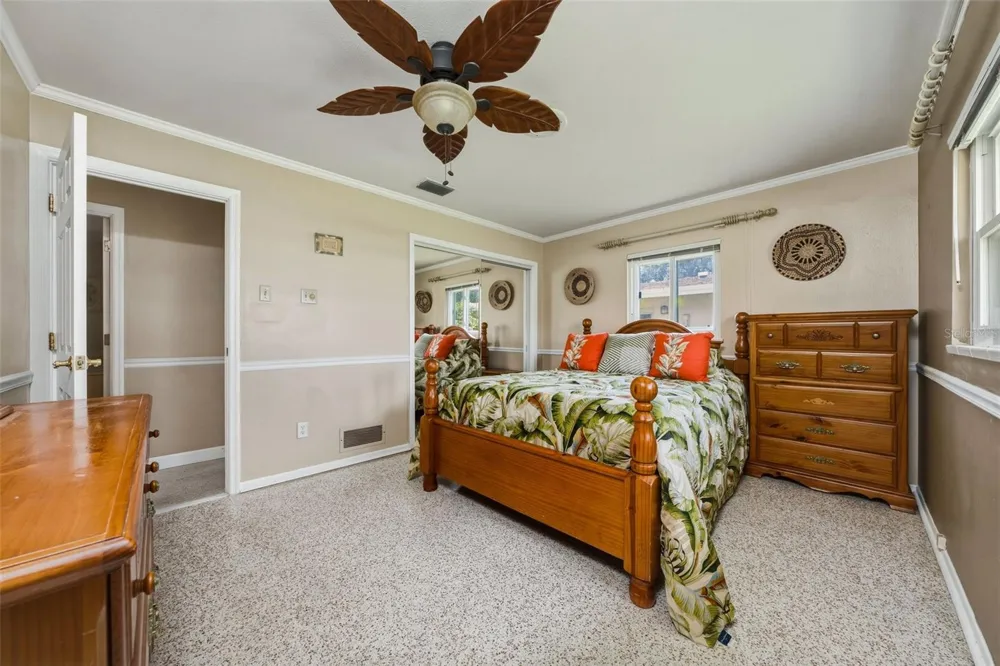 133 HOLLY AVENUE Sarasota, FL 34243