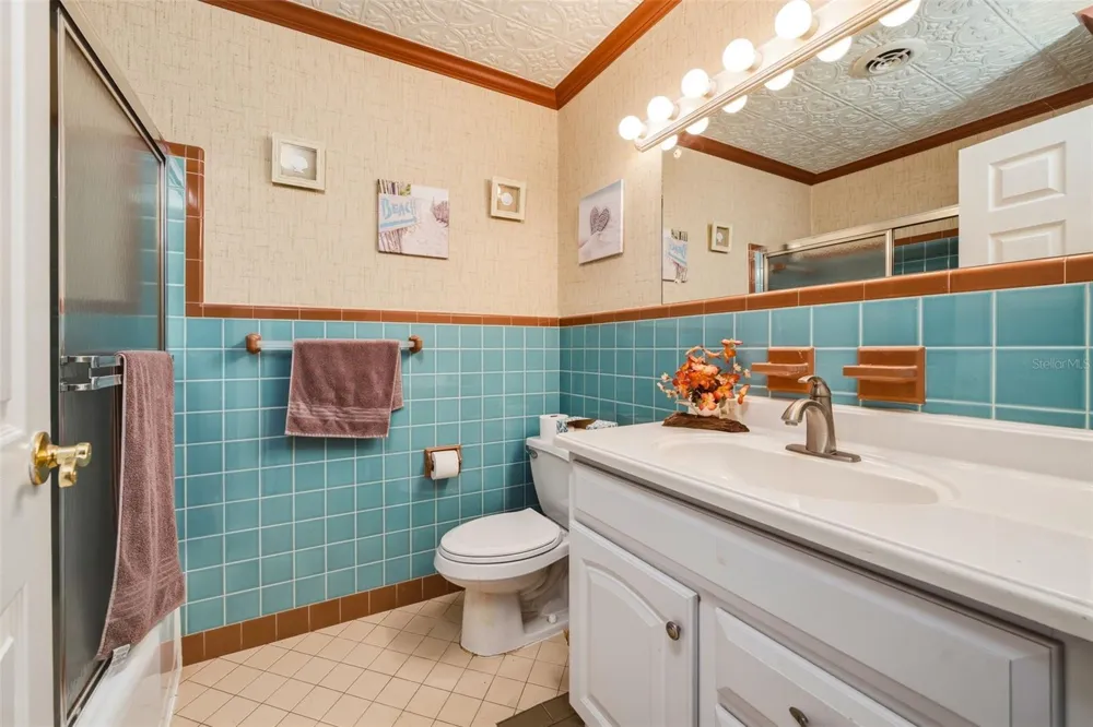 133 HOLLY AVENUE Sarasota, FL 34243