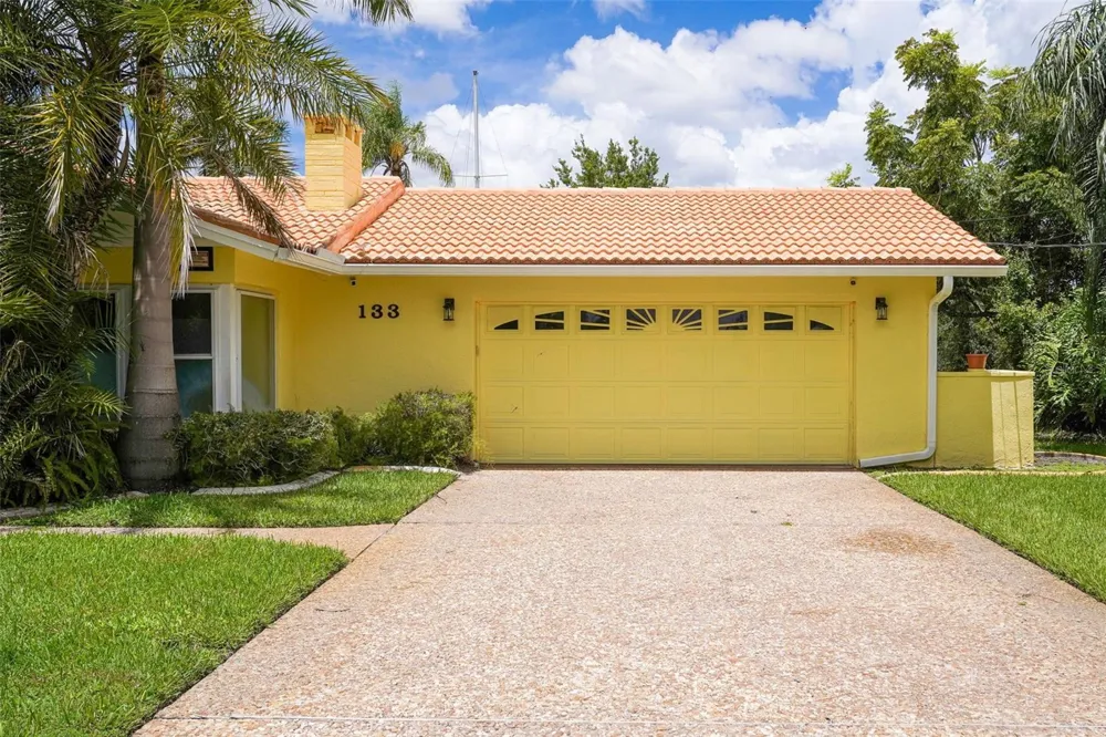 133 HOLLY AVENUE Sarasota, FL 34243