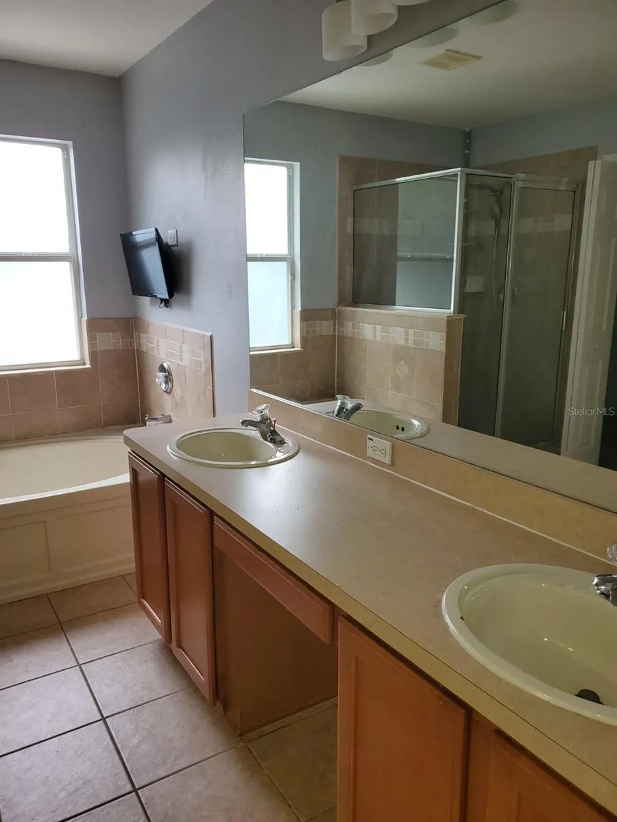 12148 LUFTBURROW LANE Hudson, FL 34669