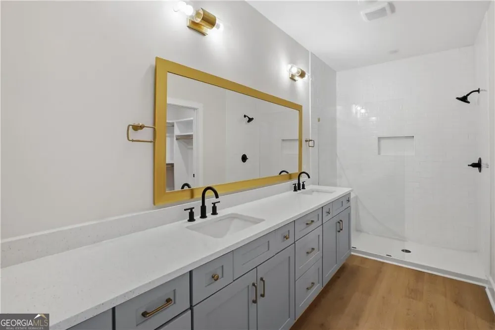 406 S Ash ST Springfield, GA 31329