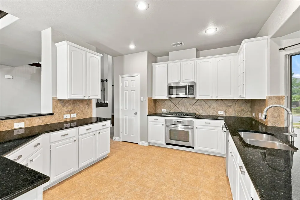 457 Bristol Street Roanoke, TX 76262
