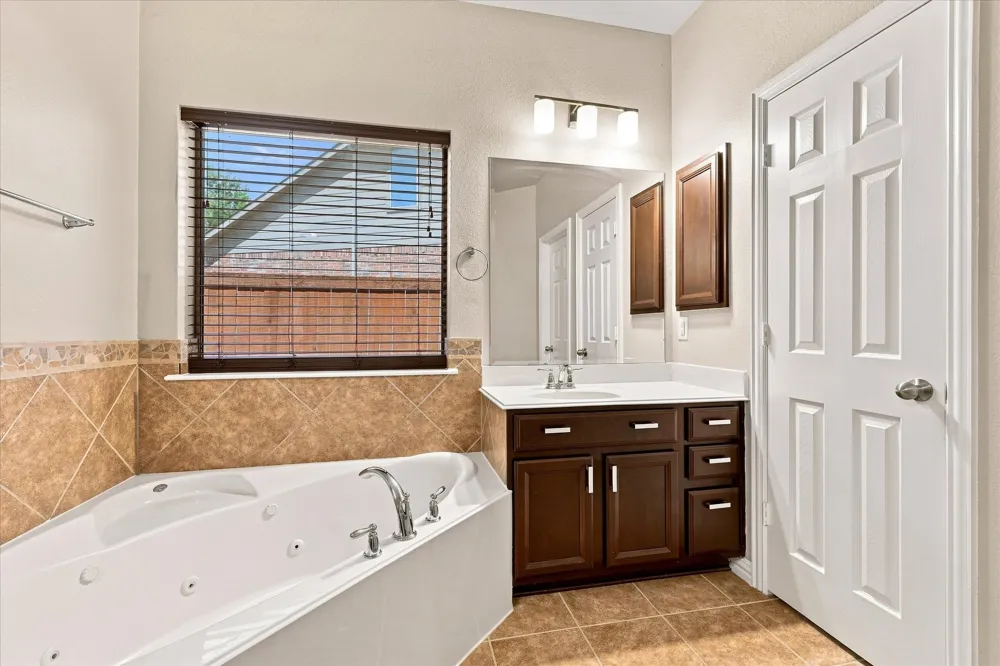 457 Bristol Street Roanoke, TX 76262