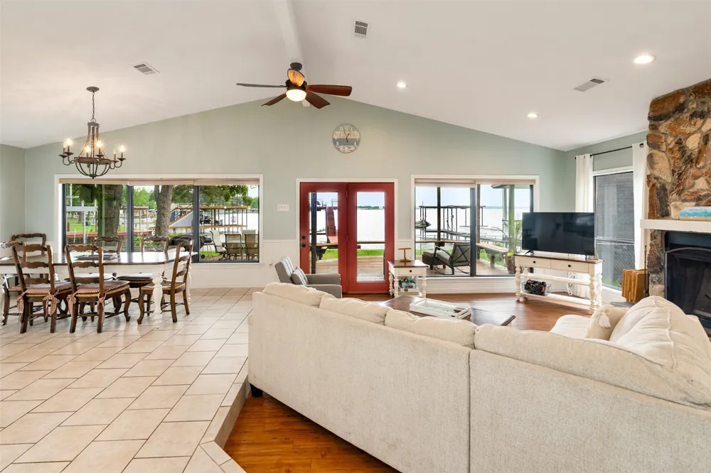 124 Harbor Drive Gun Barrel City, TX 75156