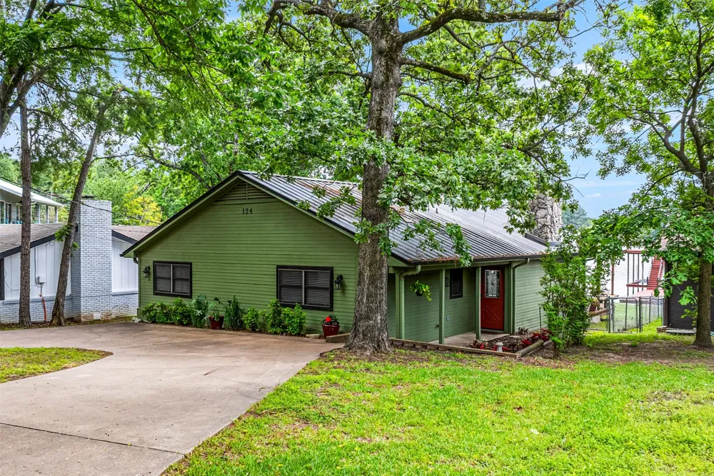 124 Harbor Drive Gun Barrel City, TX 75156