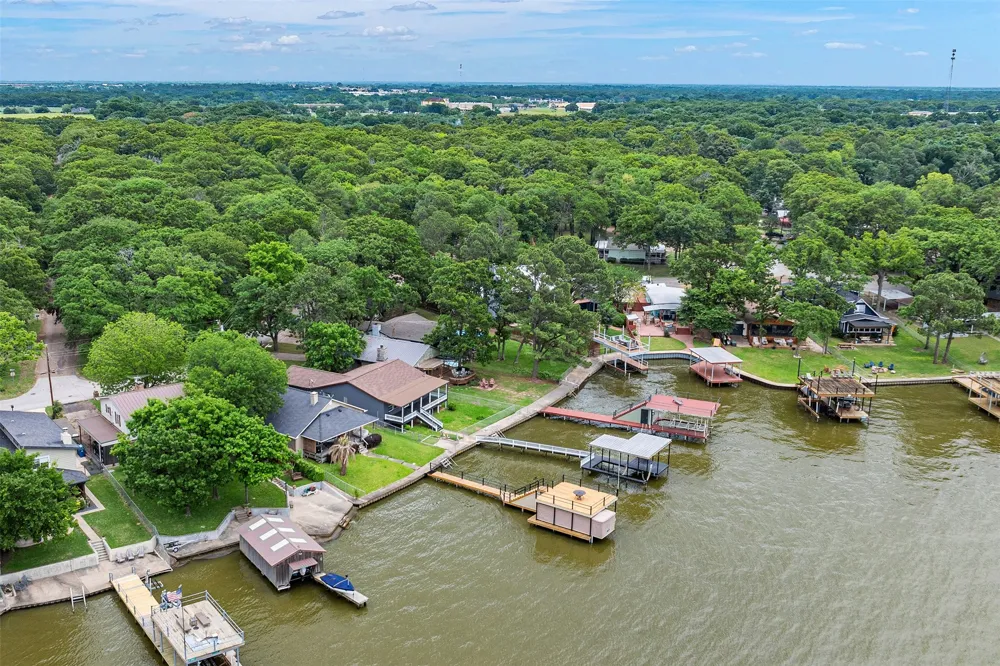 124 Harbor Drive Gun Barrel City, TX 75156