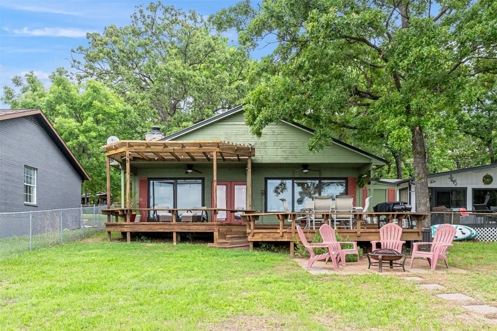 124 Harbor Drive Gun Barrel City, TX 75156