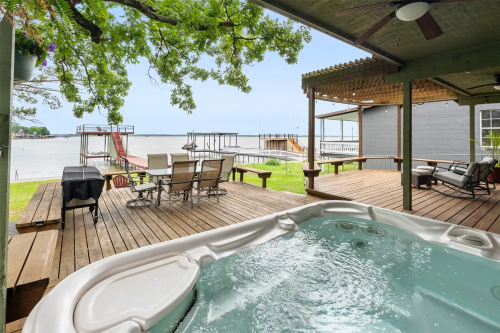 124 Harbor Drive Gun Barrel City, TX 75156
