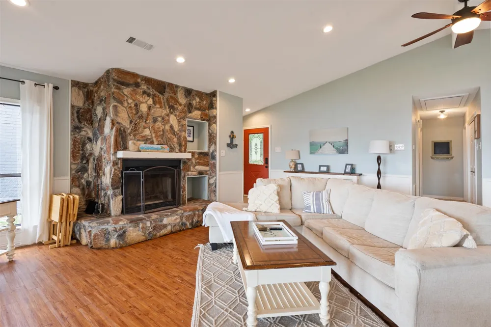 124 Harbor Drive Gun Barrel City, TX 75156