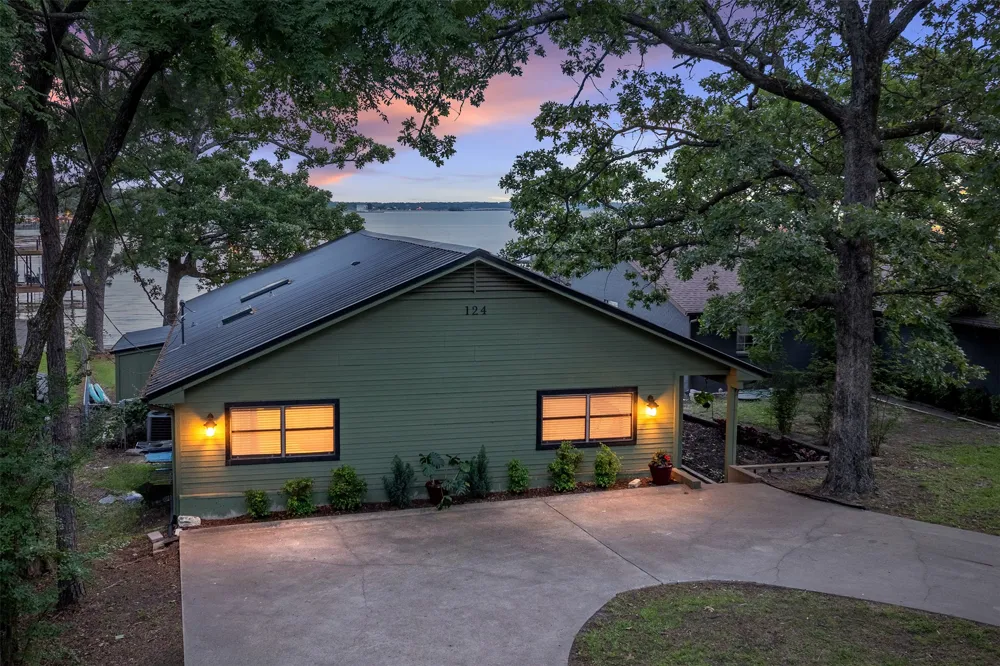 124 Harbor Drive Gun Barrel City, TX 75156