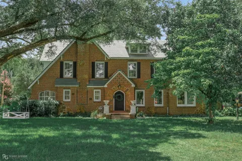 1212 E Kings Highway