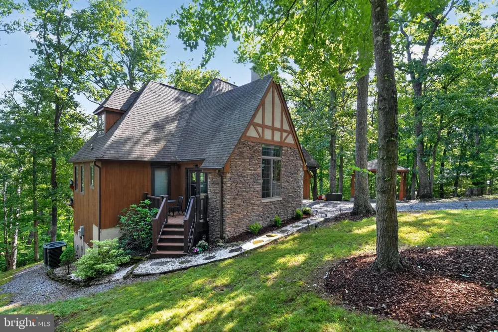 144 CONNIE ROAD Basye, VA 22810