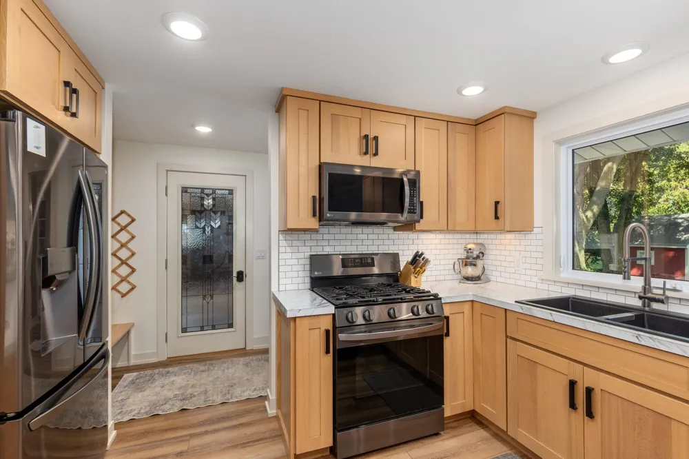 819 E Plainfield Court Zeeland, MI 49464