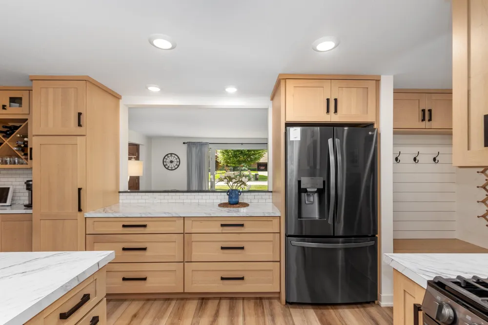 819 E Plainfield Court Zeeland, MI 49464