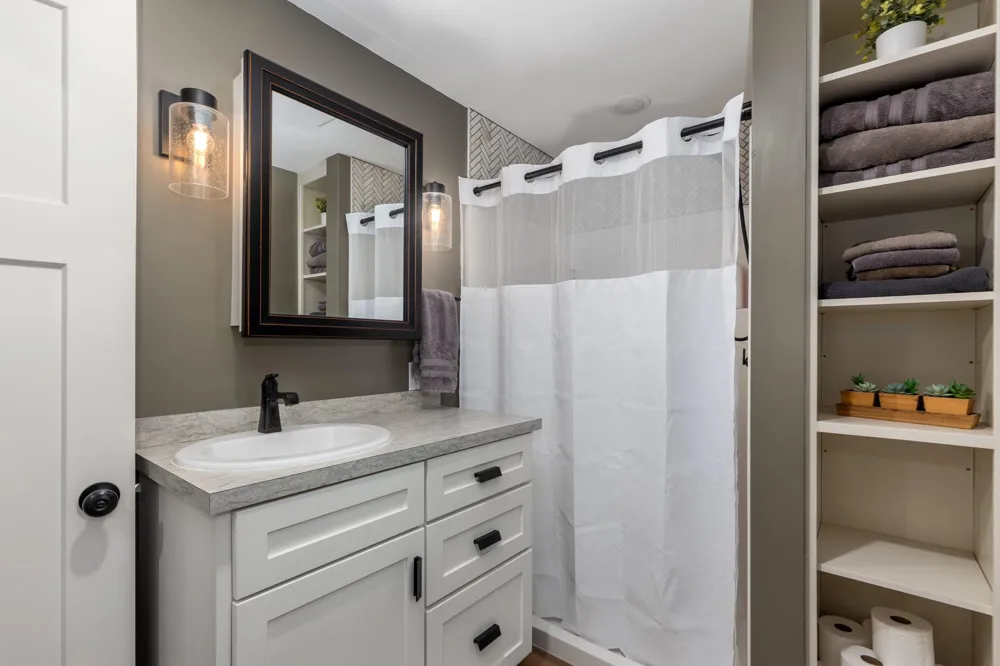 819 E Plainfield Court Zeeland, MI 49464