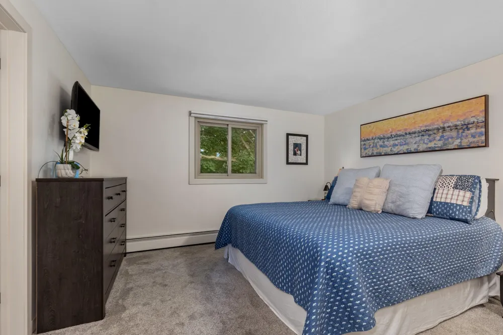 819 E Plainfield Court Zeeland, MI 49464