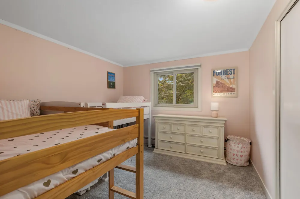 819 E Plainfield Court Zeeland, MI 49464