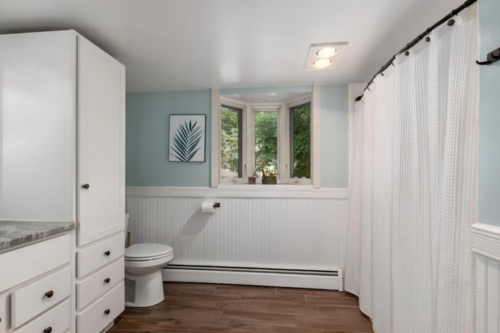 819 E Plainfield Court Zeeland, MI 49464
