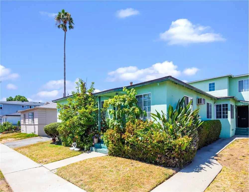 221 S Bushnell Avenue Alhambra, CA 91801