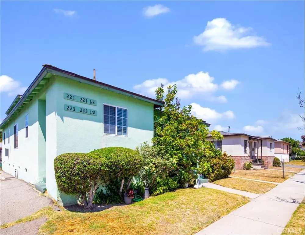 221 S Bushnell Avenue Alhambra, CA 91801