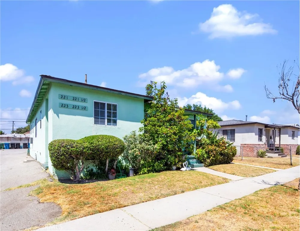 221 S Bushnell Avenue Alhambra, CA 91801