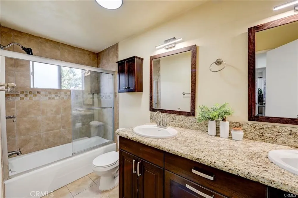 11138 Aqua Vista Street #9 Studio City, CA 91602