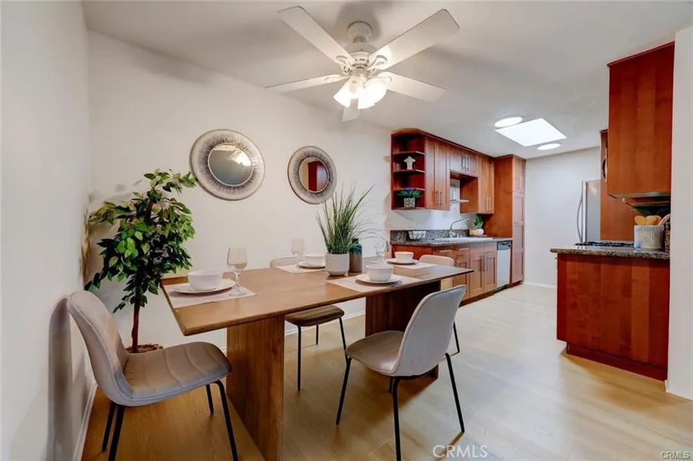 11138 Aqua Vista Street #9 Studio City, CA 91602