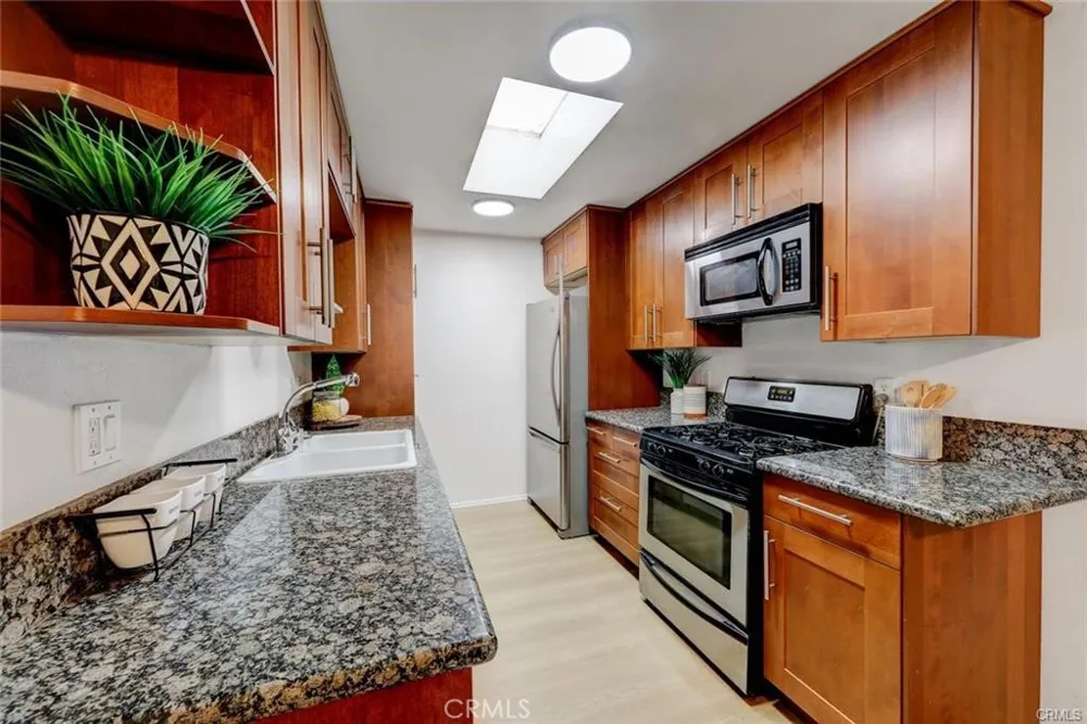 11138 Aqua Vista Street #9 Studio City, CA 91602