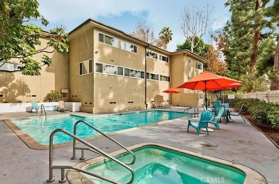 11138 Aqua Vista Street #9 Studio City, CA 91602