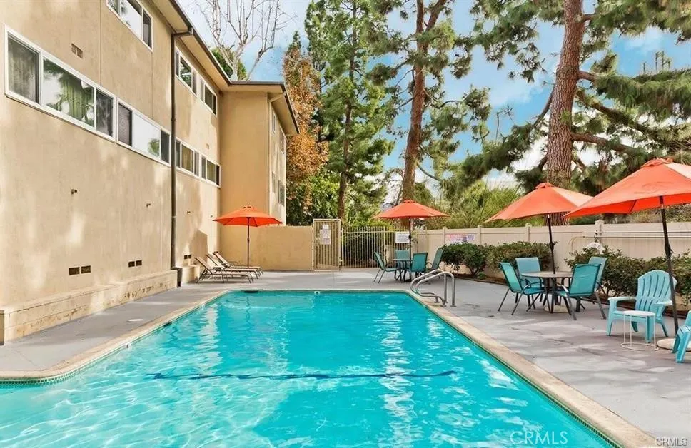 11138 Aqua Vista Street #9 Studio City, CA 91602