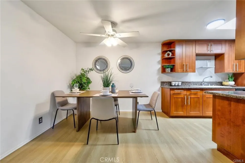 11138 Aqua Vista Street #9 Studio City, CA 91602