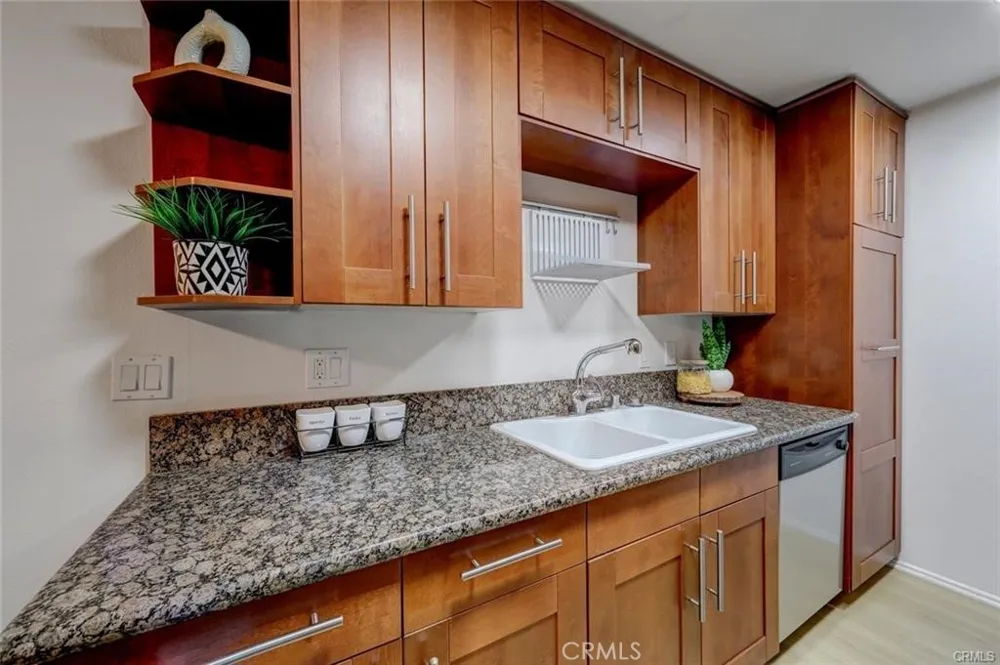 11138 Aqua Vista Street #9 Studio City, CA 91602