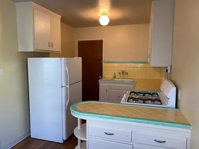1125 Laguna Avenue #1 Burlingame, CA 94010