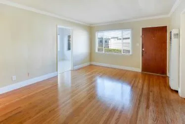 1125 Laguna Avenue #1 Burlingame, CA 94010